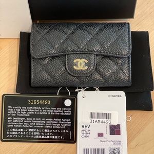 Chanel classic flap card holder